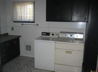 906 Amelia Ave, Hanford, CA 93230