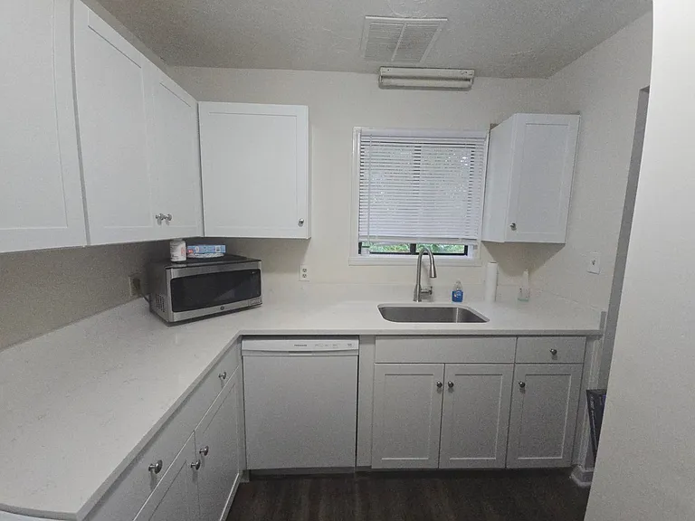 1260 Fieldstone Rd #D — Photo 3