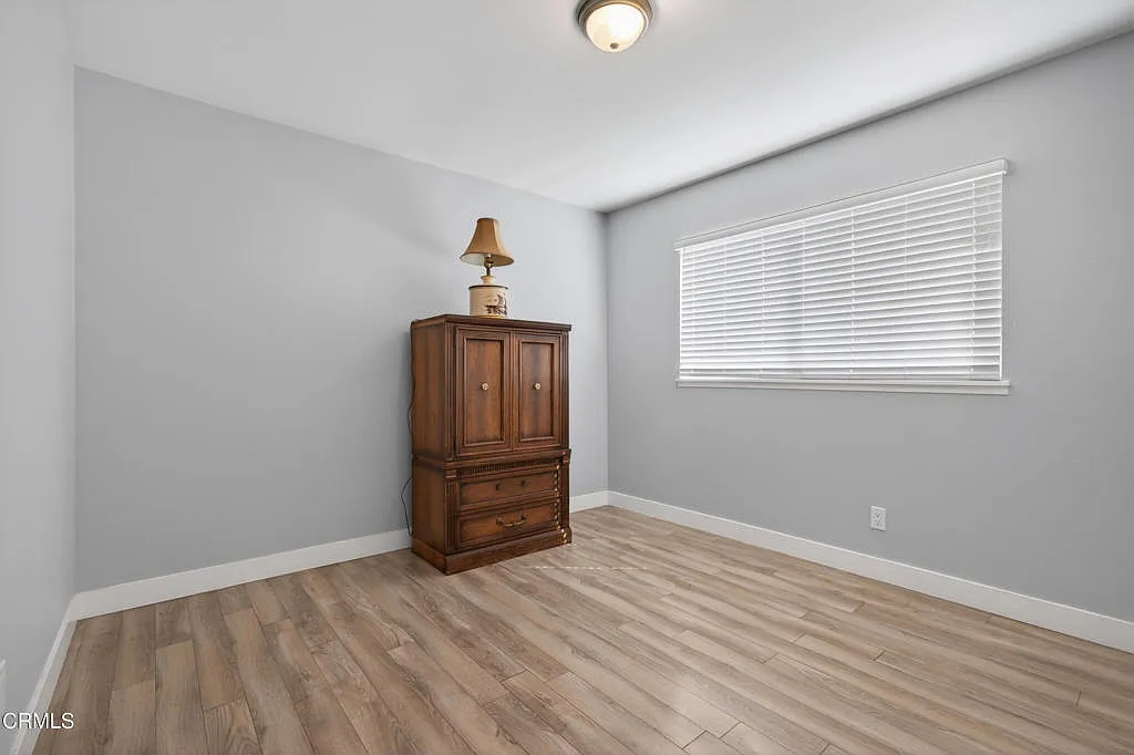 5 bed, 2.0 bath, 1819 sqft, $4,990 — Photo 4