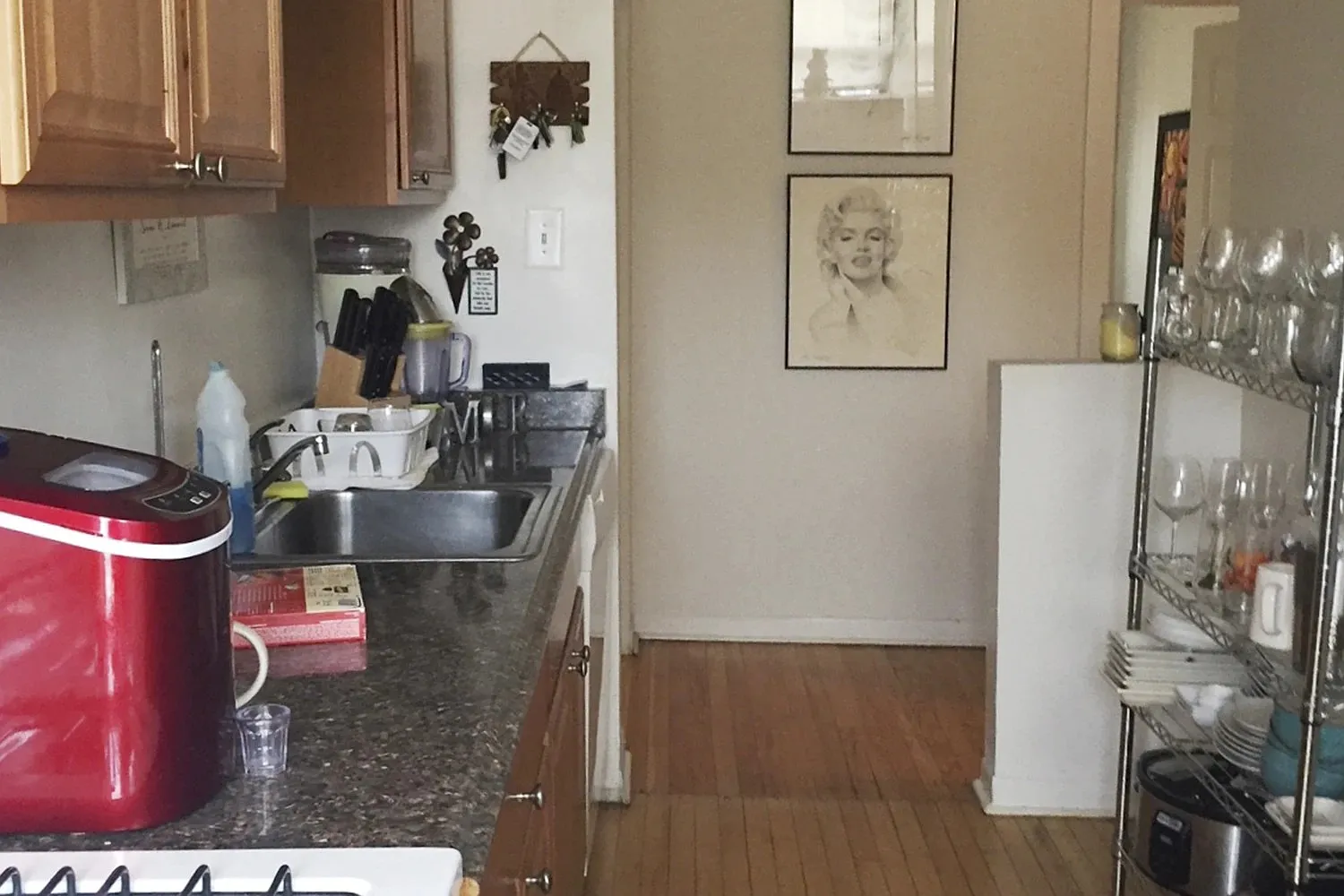 2 bed, 1100 sqft, $2,645 — Photo 2