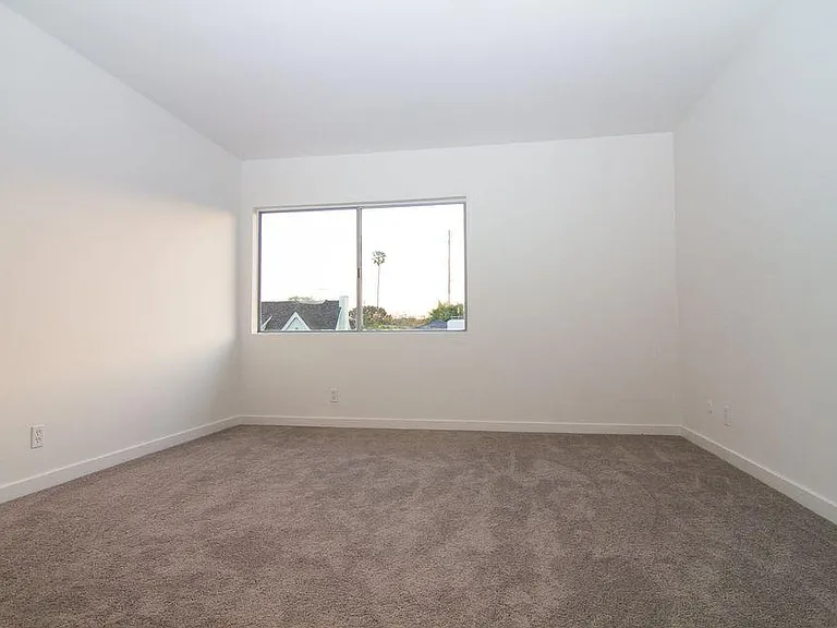 3666 Greenfield Ave #3 — Photo 10