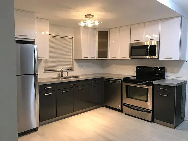 1754 Meridian Ave — Photo 2