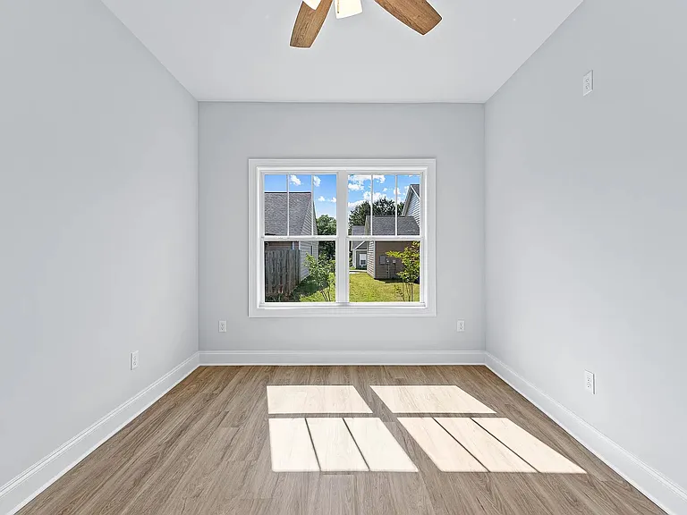 234 Lenox Cir — Photo 12