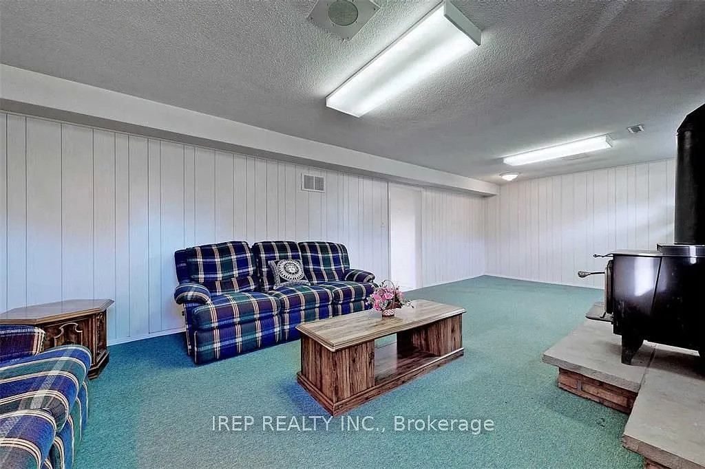 3 bed, $2,000 — Photo 4