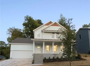2052 N Libby Ln, Fayetteville, AR 72703