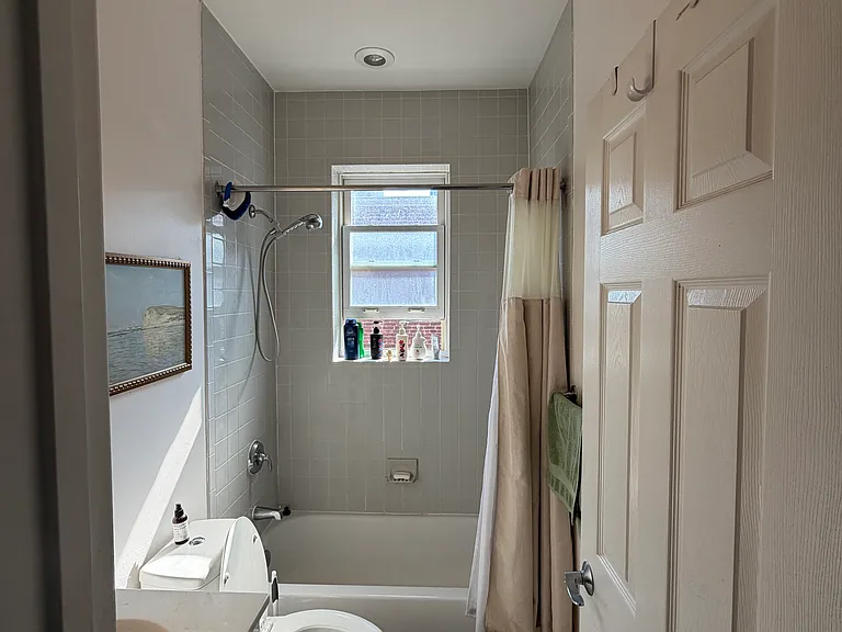 1440 Columbia Rd NW #405 — Photo 2