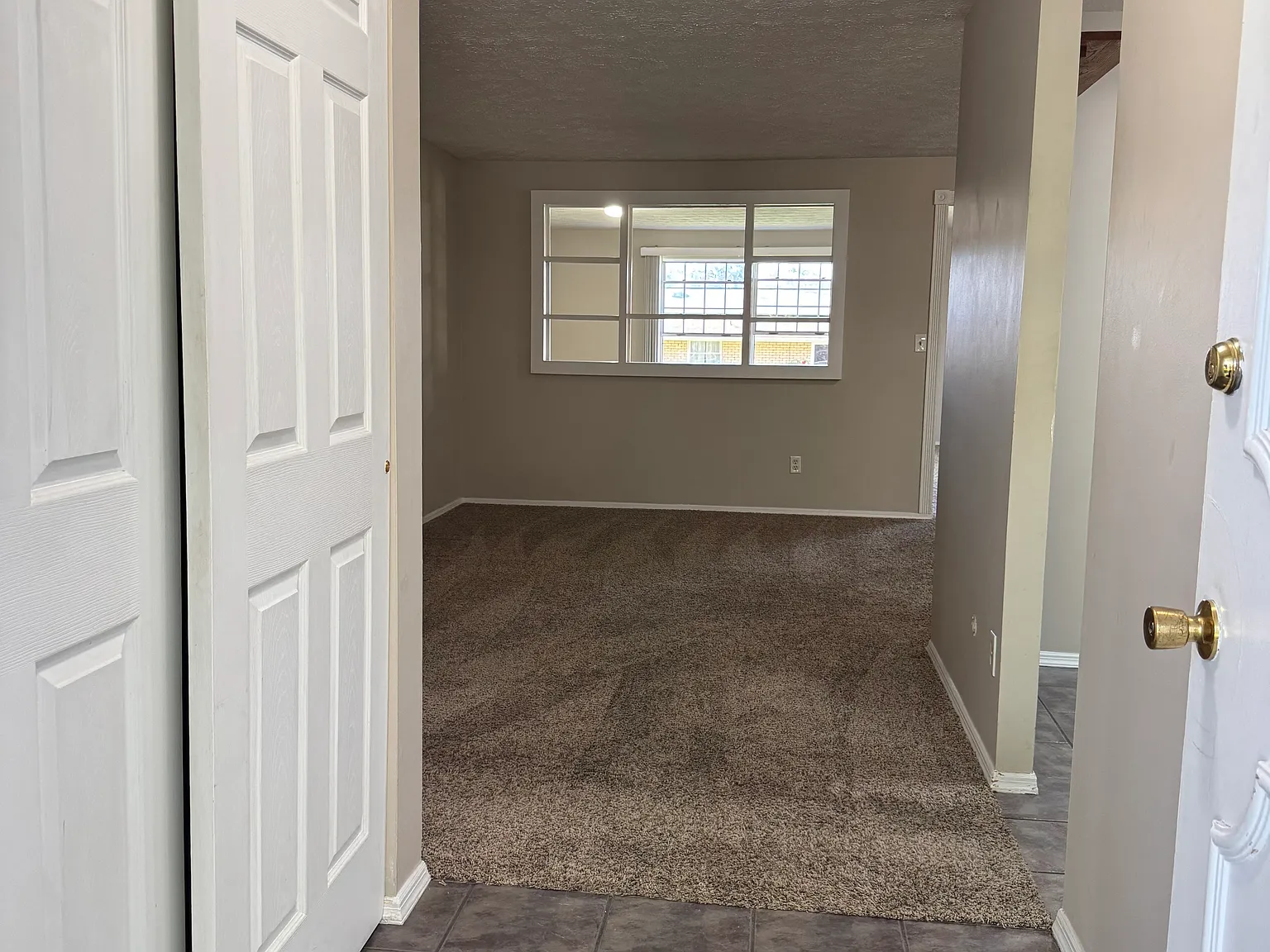 3 bed, 1.5 bath, 1600 sqft, $1,645 — Photo 3