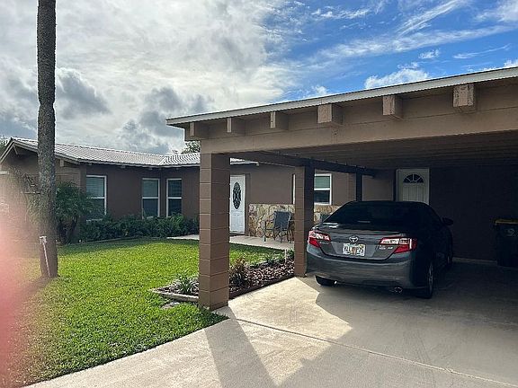 3rd image of 110 Country Club Dr