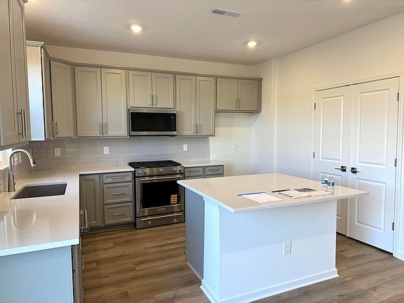4th image of 1094 Solitary St Lot 2589