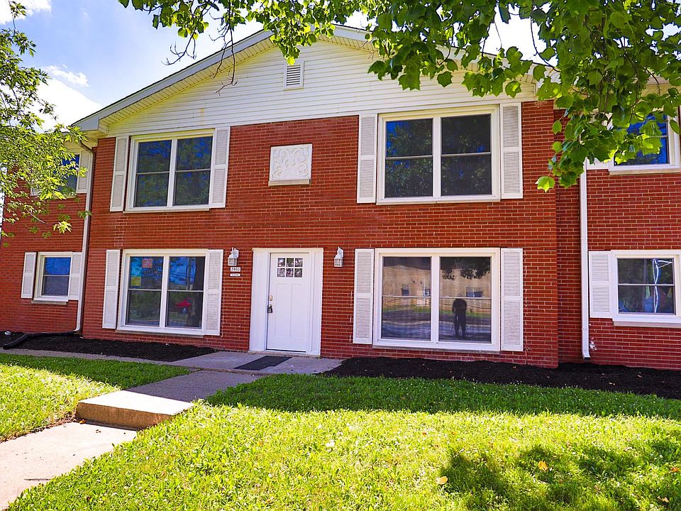 1st image of 2460 Parkwood Dr #4