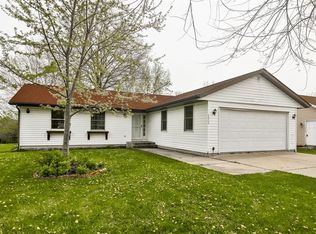 407 Candlewick Blvd SE, Poplar Grove, IL 61065