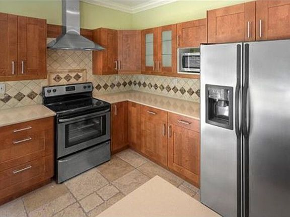 4th image of 1041 Milan Ave