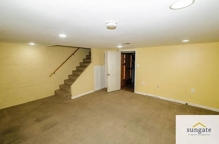 8616 Pleasant Plains Rd — Photo 25