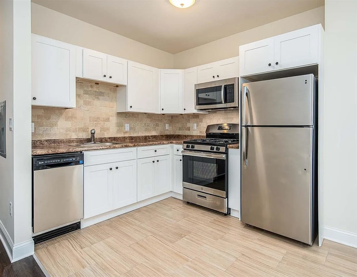 1 bed, 1.0 bath, 600 sqft, $2,000 — Photo 3