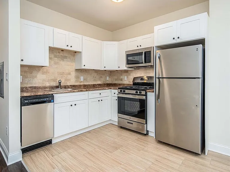 86 Charles St #102 — Photo 3