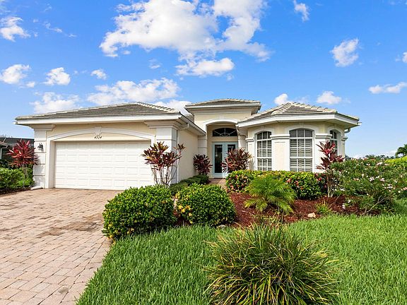 3rd image of 4924 Sedgewood Ln