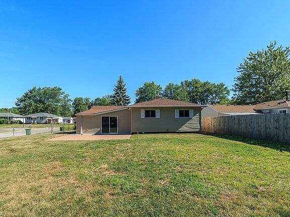 5th image of 34940 Glen Dr