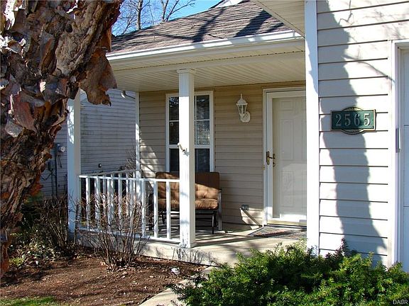 3rd image of 2565 Bridgewood Dr