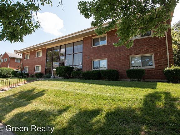 3rd image of 3080 Southdale Dr APT 1