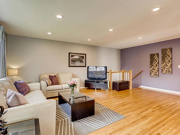 3rd image of 1633 Lamplight Dr
