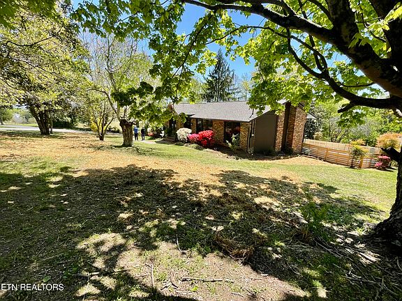 3rd image of 1329 Amburn Ln