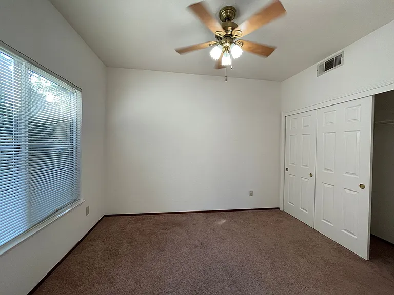 1625 Parkview Green Cir — Photo 5
