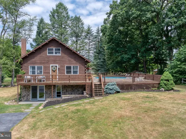 110 Southside Dr, Newville, PA 17241