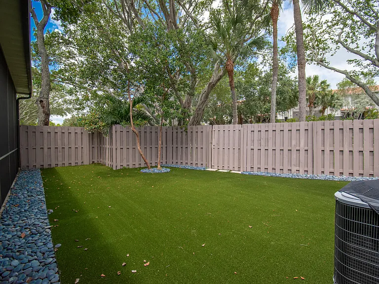 6602 Thornhill Ct — Photo 22