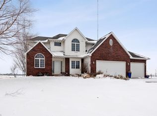 12408 Meredith Dr, Urbandale, IA 50323