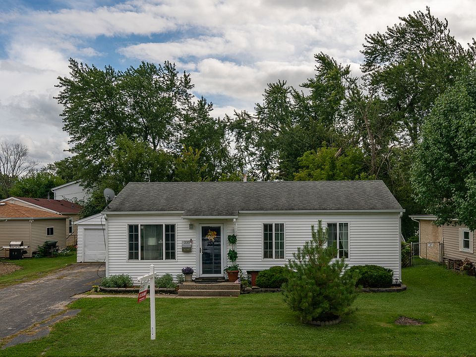 1st image of 235 Cypress Dr