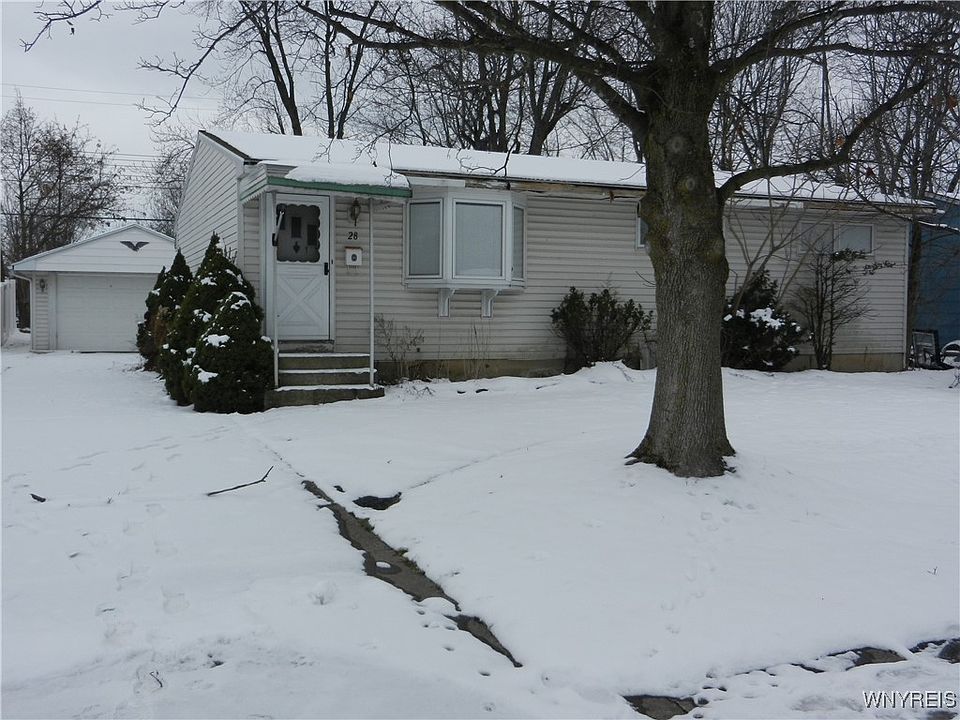 1st image of 28 Pamela Dr