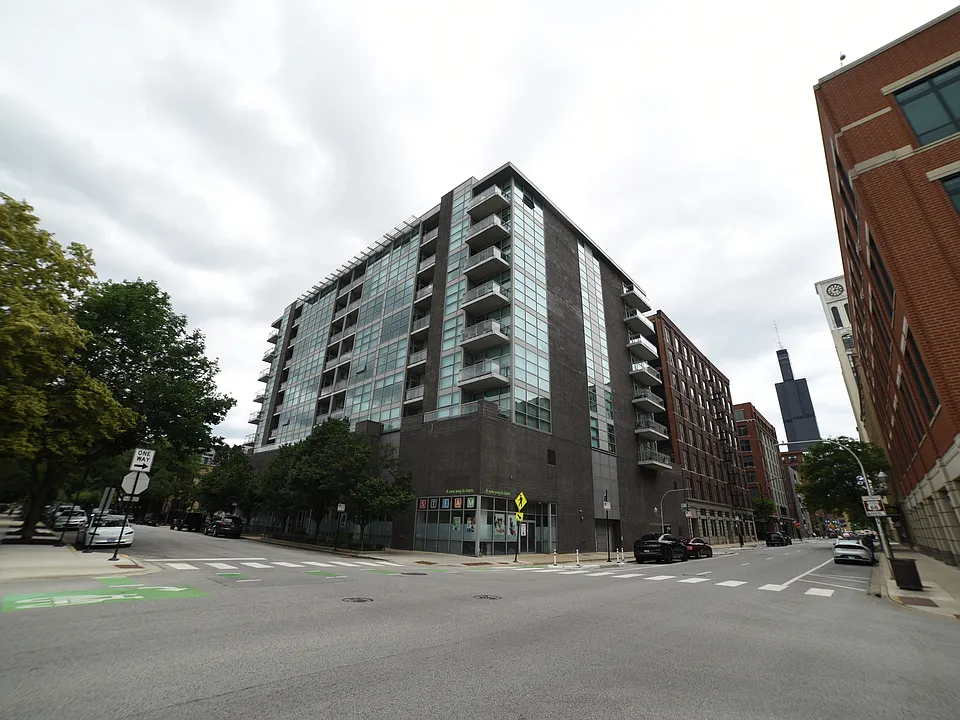 225 S Sangamon St #701