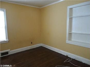 4th image of 2713 Dellrose Ave