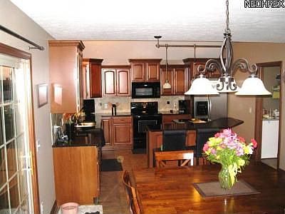 5th image of 4190 Tara Way