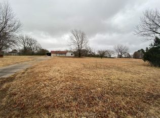 214 Lakeside Dr, Holdenville, OK 74848