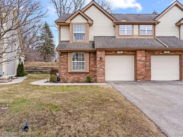 714 Whisperwood Trl, Fenton, MI 48430