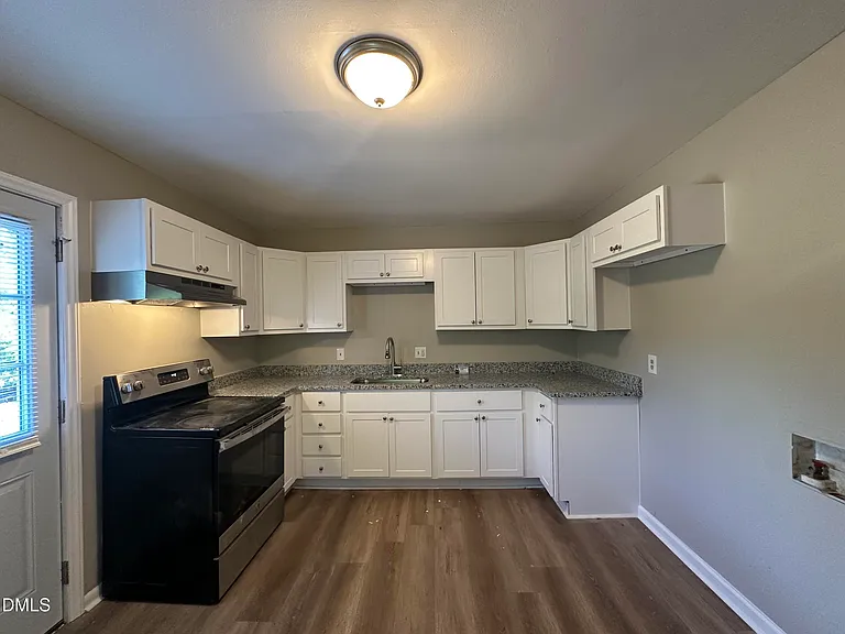 303 Weston Rd — Photo 8