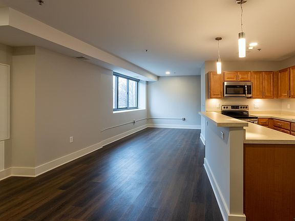 3rd image of 10 Symphony Cir #202