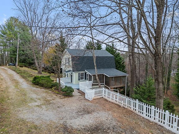 3rd image of 112 Autumn Cir