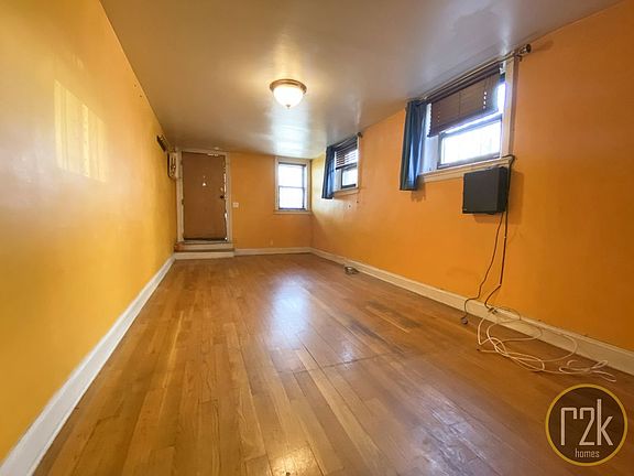 4th image of 2522 35th St #1A