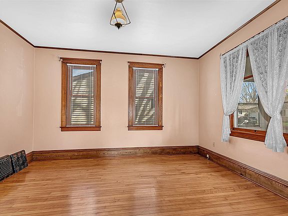 3rd image of 69 Summer St S