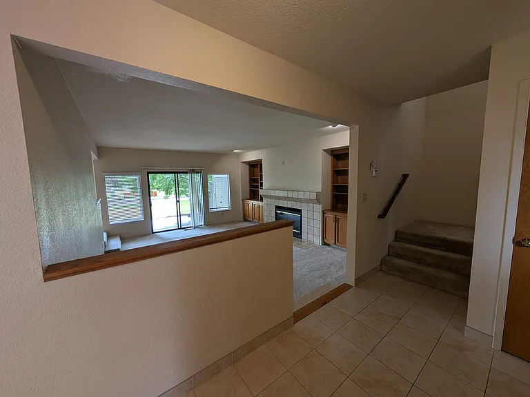 1008 Duffin Dr — Photo 2