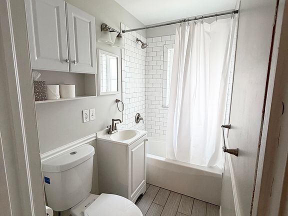 3rd image of 315-317 Hudson Ave #1