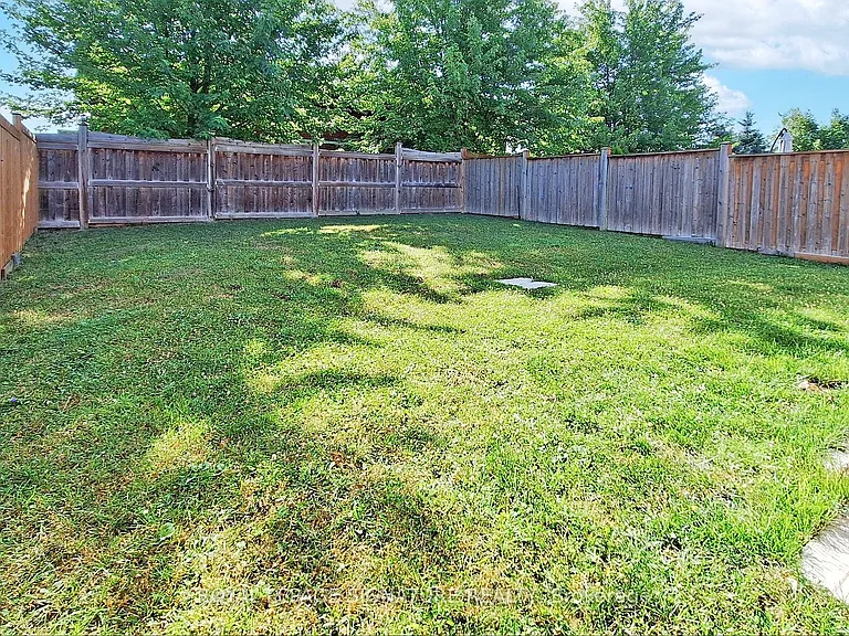 138 Sun King Cres — Photo 44