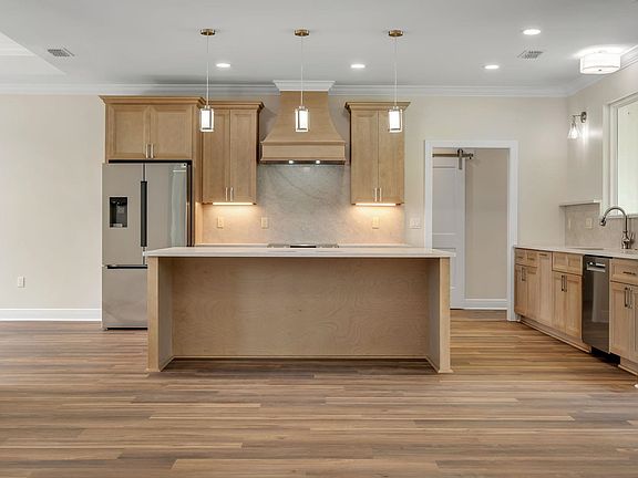 3rd image of 51 Tarn Way