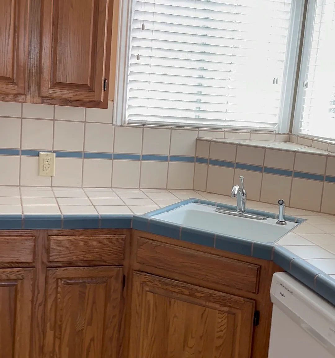 2 bed, 1100 sqft, $3,200 — Photo 1
