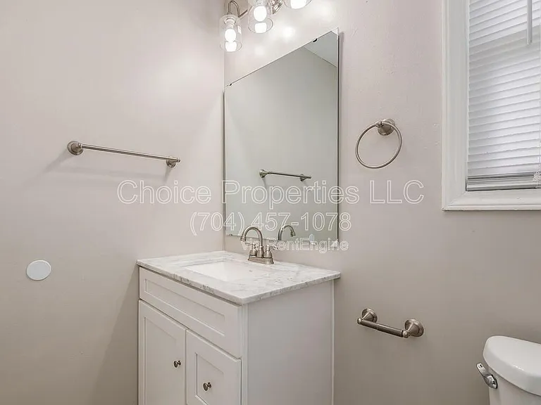 5810 Cedars East Ct #1 — Photo 11