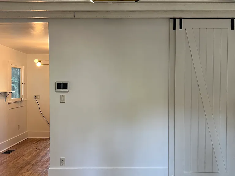 2508 Scott Ave — Photo 4