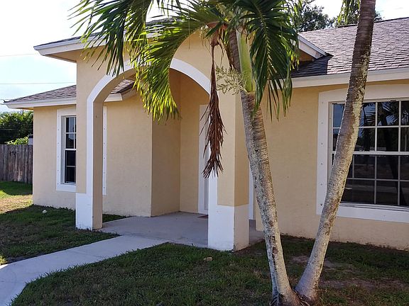 4th image of 561 SW Nagle Pl