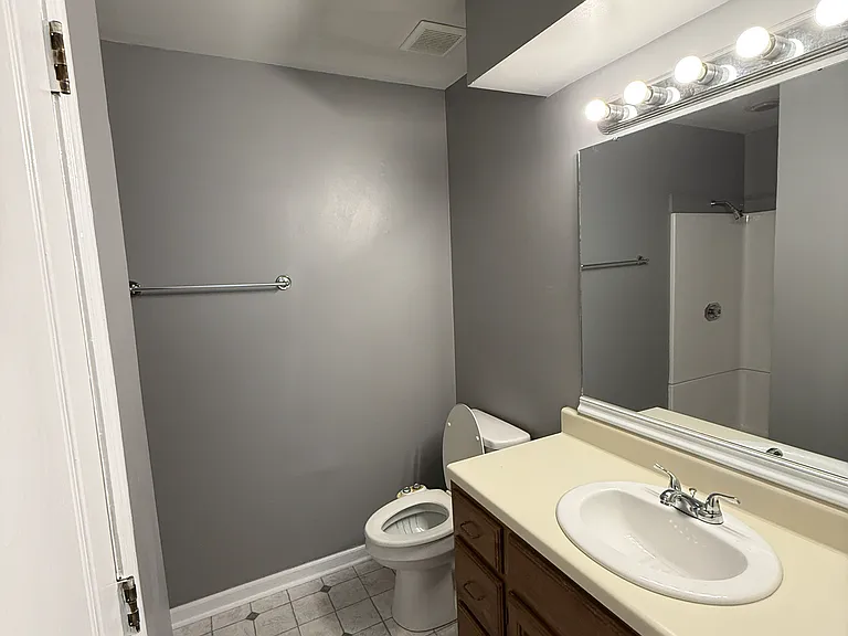 3402 Taft Hwy #3402B — Photo 6